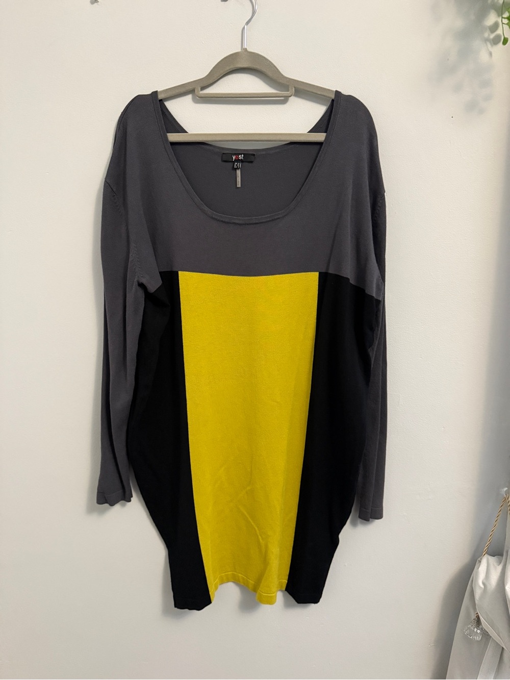 Women's Colorblock Scoop Neck Tunic - Gray, Black & Yellow